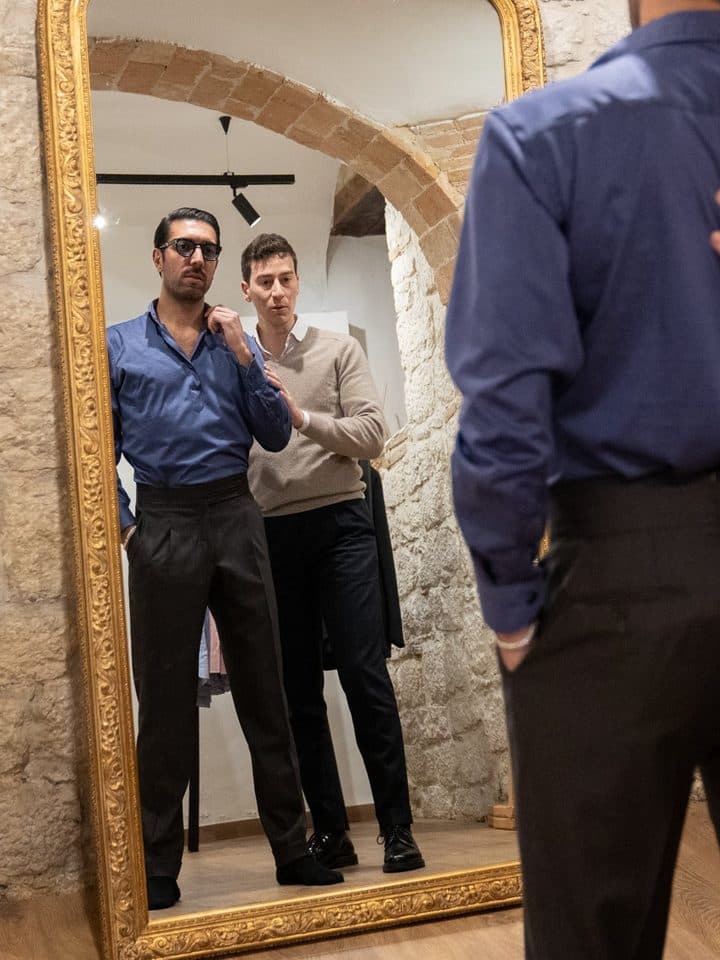 Checking the fit in the mirror: the right size, first time.